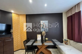 Продается двухкомнатная квартира в районе с развитой инфраструктурой.