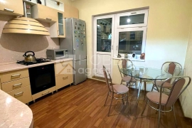 Продается однокомнатная квартира в центре города.