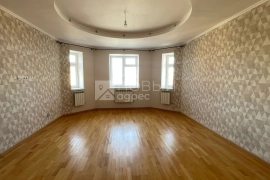 Продаётся 3-комнатная квартира в самом центре города